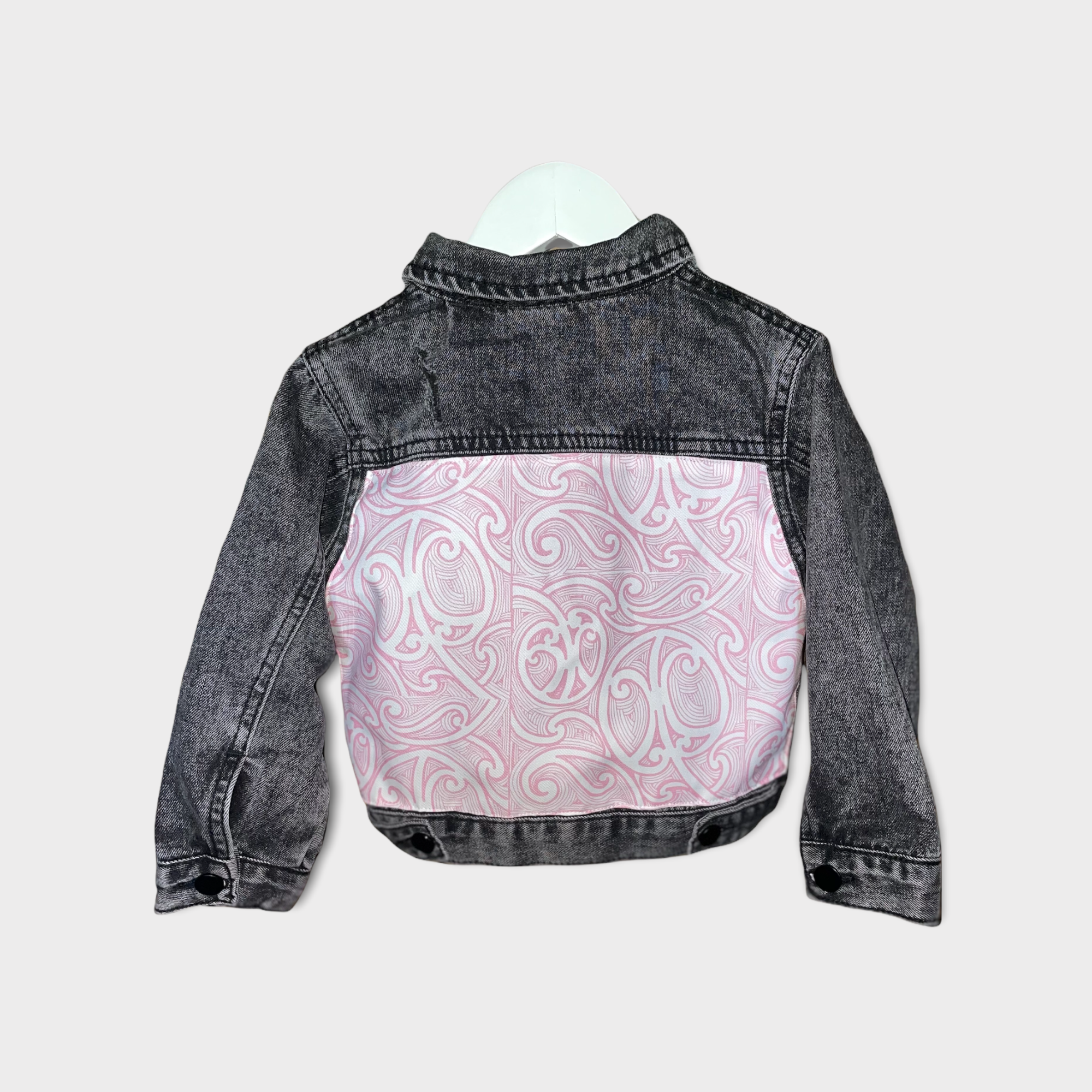 Hohou te rongo Denim Jacket - Black/Rose-Pink